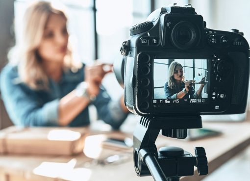 الربح من تيك توك مقابل يوتيوب: أيهما أفضل لصناع المحتوى في 2025؟ الربح من تيك توك