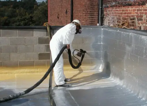 أخطاء شائعة في عزل الأسطح بالرياض وكيف تتجنبها